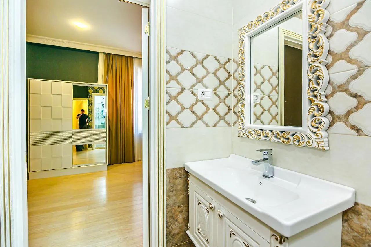Fountan Square Vip 6 Bedroom Baku Apartment