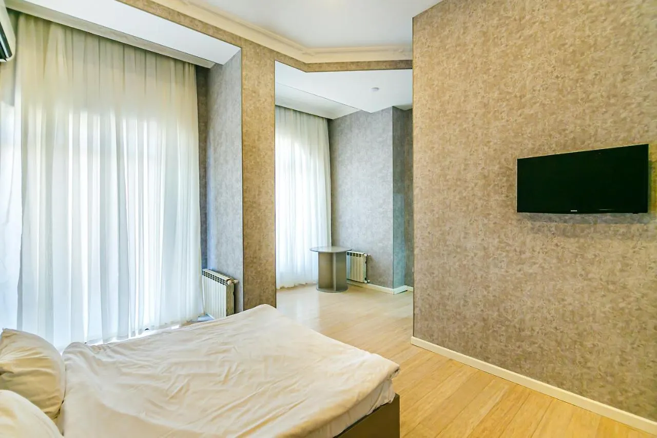 Fountan Square Vip 6 Bedroom Baku Apartment