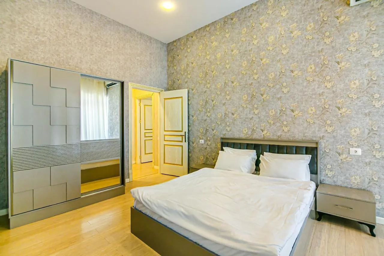Apartment Fountan Square Vip 6 Bedroom Baku Azerbaijan